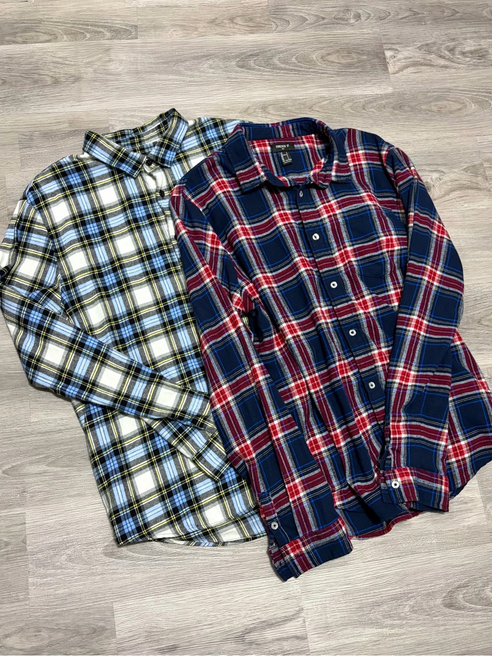 2 Forever 21 Men’s Plaid Flannel Button Up Long Sleeve Shirts Size Large